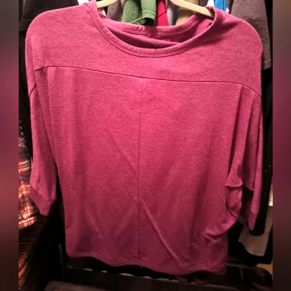 Women's Fuschia Top